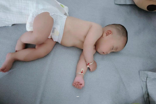 四川宝宝肠胀气的症状